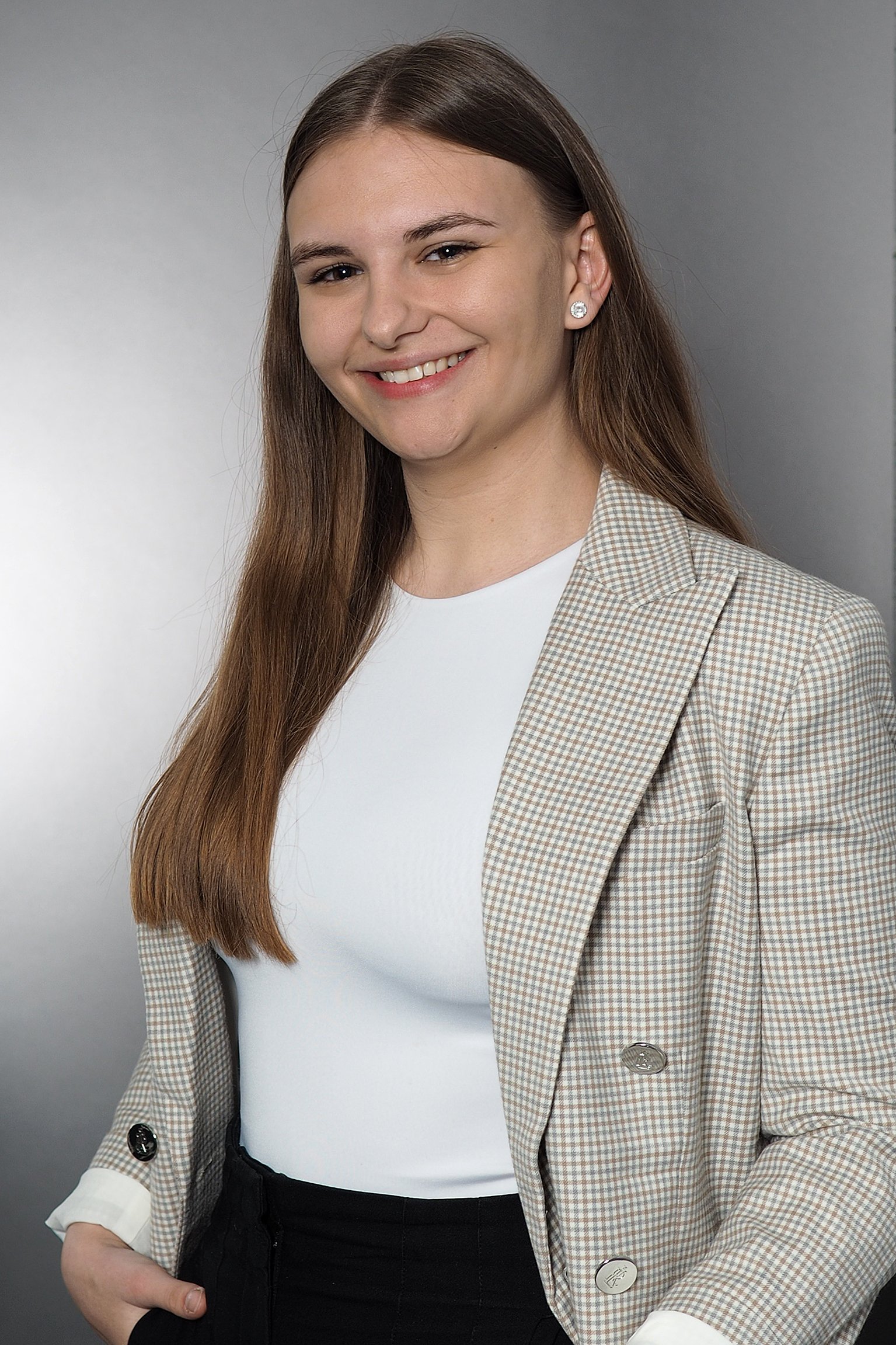 Internpreneur is a hiring platform connecting international interns with worldwide successful business owners and start-ups